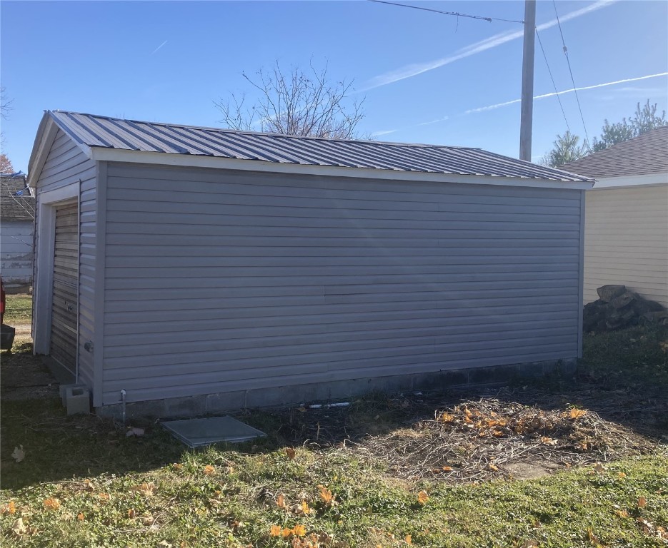 1002 S 8th Avenue Vinton IA 52349