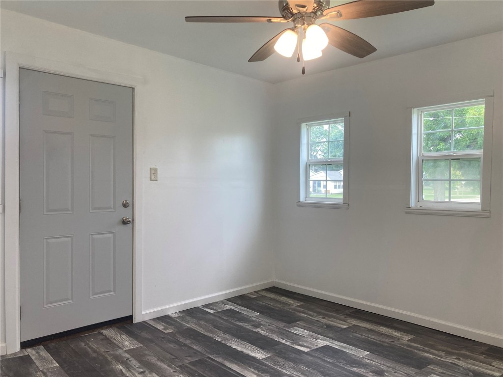 1002 S 8th Avenue Vinton IA 52349