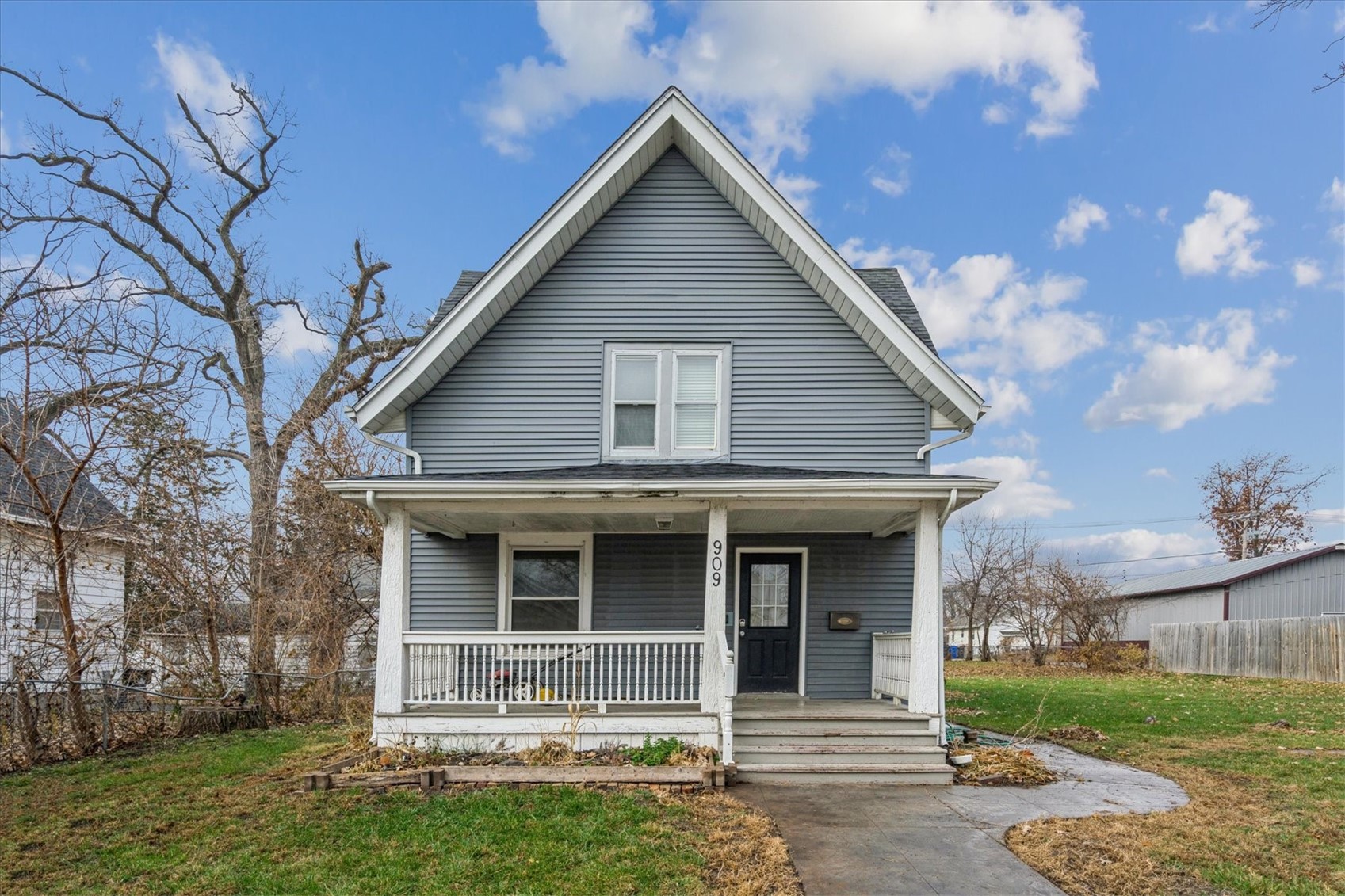 909 Daniels Street NE Cedar Rapids IA 52402