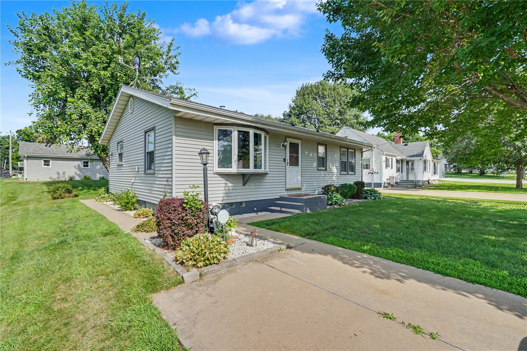 321 Rose Avenue Swisher IA 52338