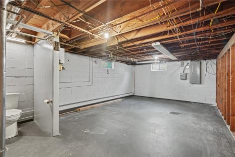 321 Rose Avenue Swisher IA 52338