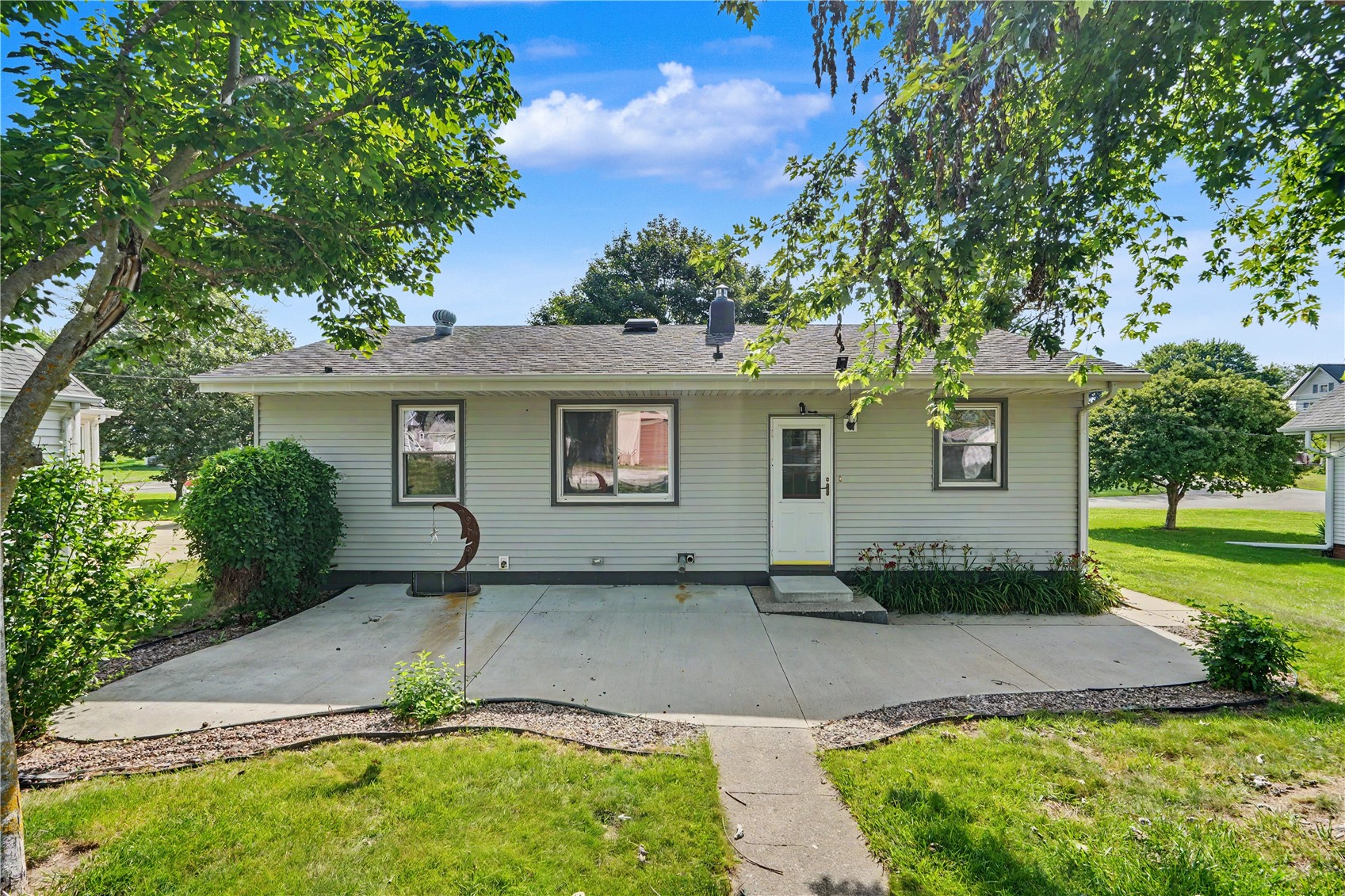 321 Rose Avenue Swisher IA 52338