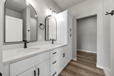 3064 Ridgeview Circle Coralville IA 52241