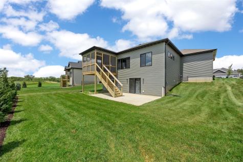 3064 Ridgeview Circle Coralville IA 52241