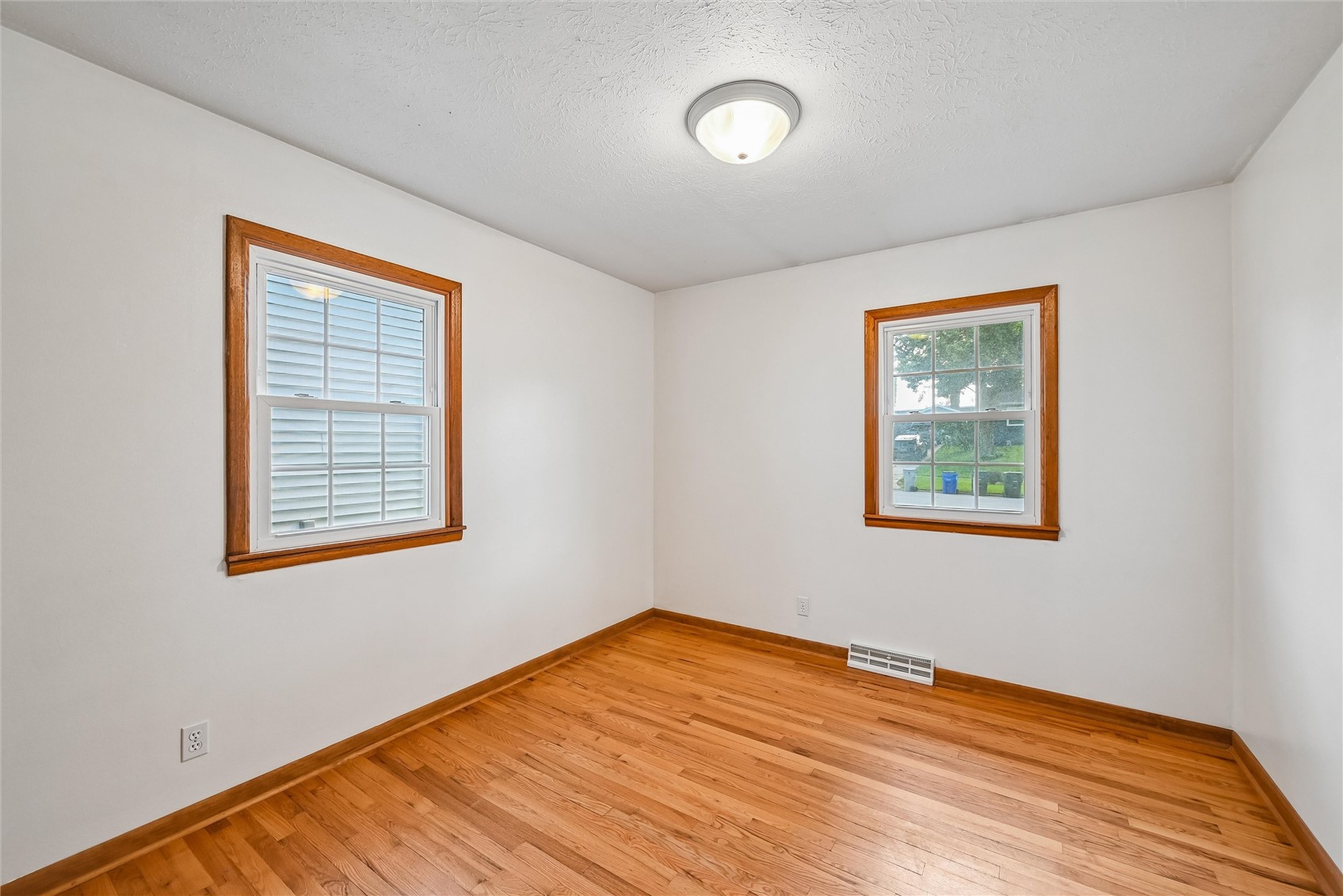 1212 18th Street NW Cedar Rapids IA 52405
