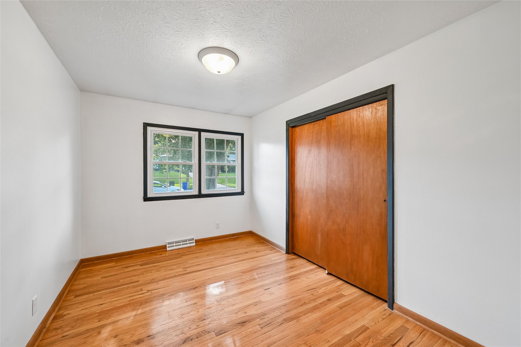 1212 18th Street NW Cedar Rapids IA 52405
