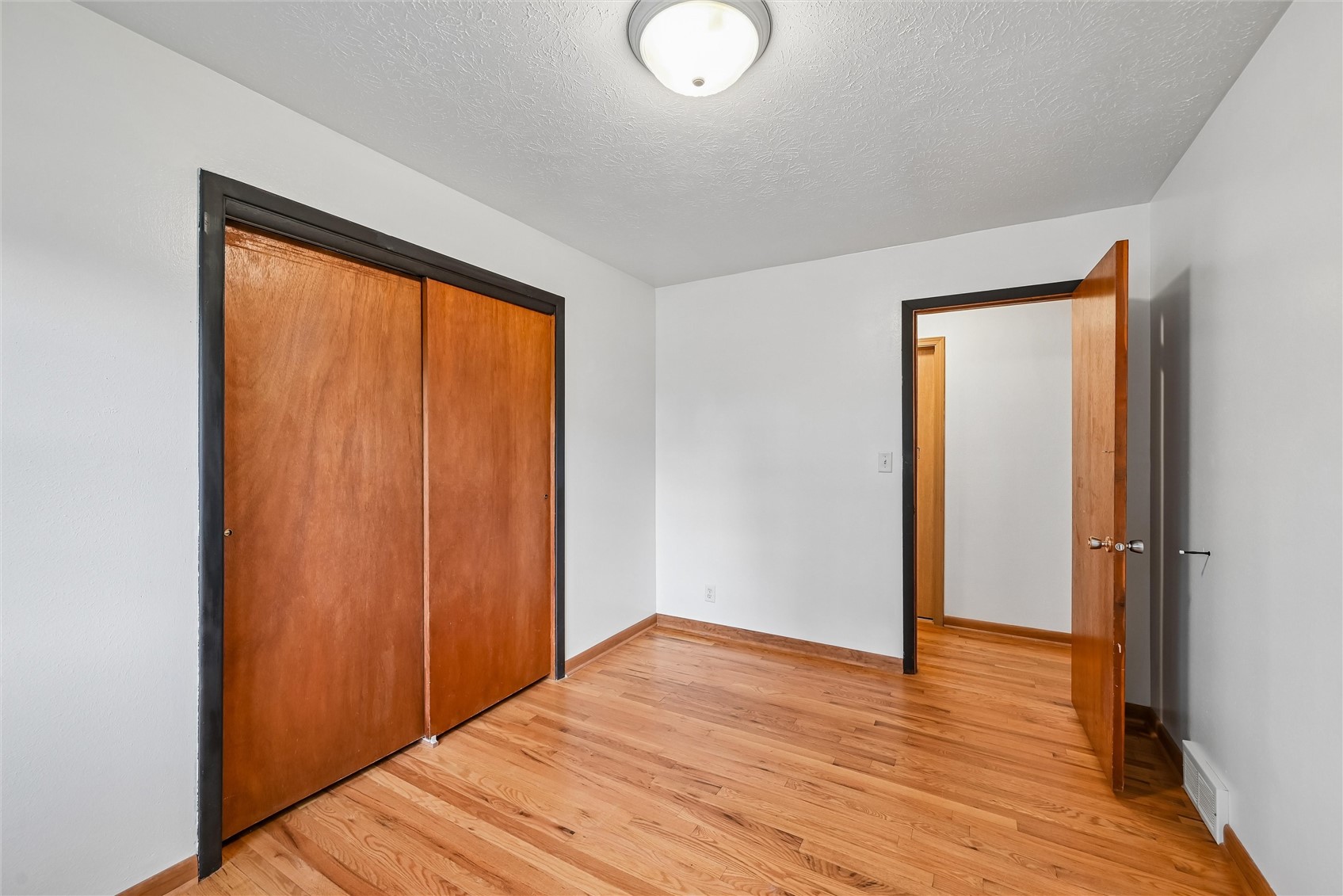 1212 18th Street NW Cedar Rapids IA 52405