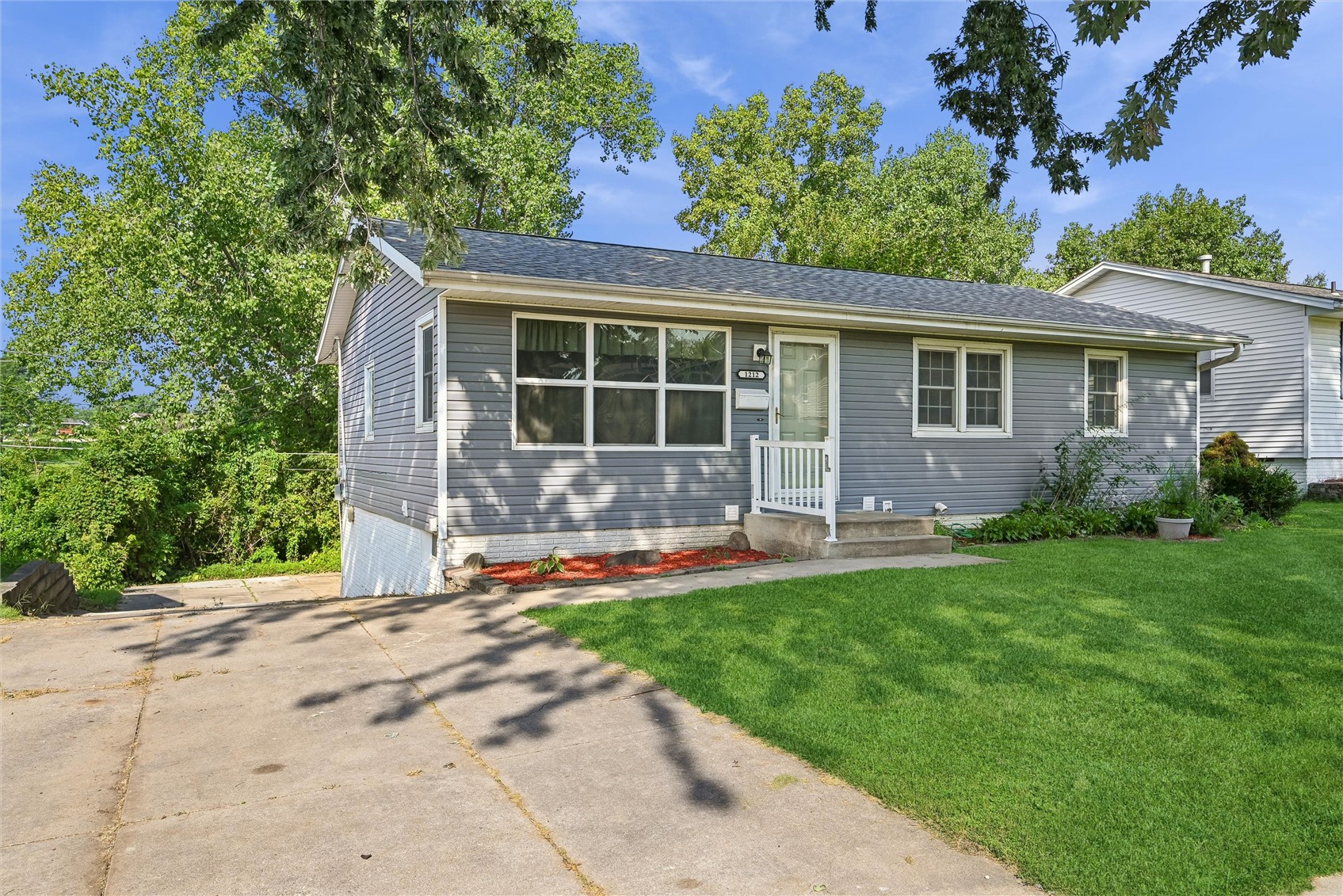 1212 18th Street NW Cedar Rapids IA 52405