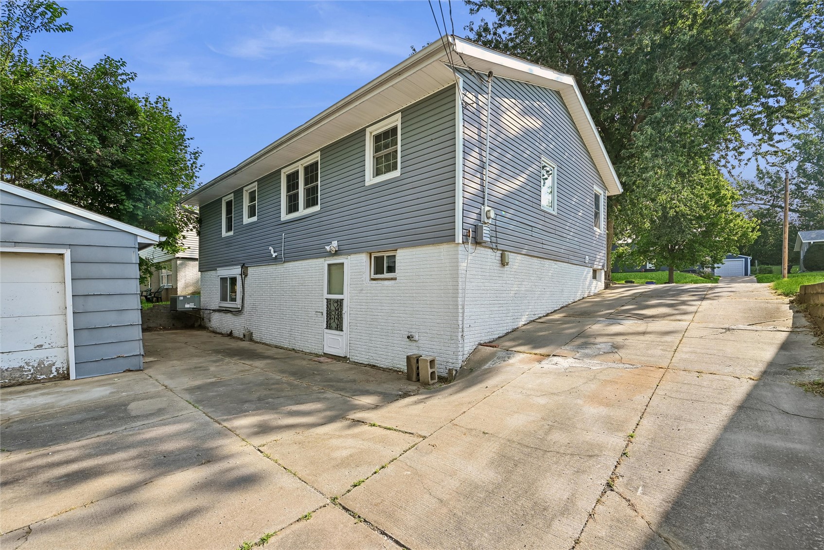1212 18th Street NW Cedar Rapids IA 52405