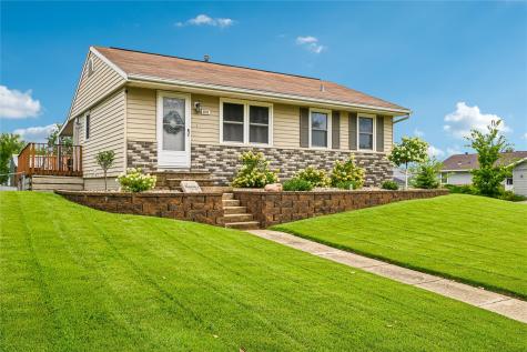 3102 Bayberry Drive SW Cedar Rapids IA 52404
