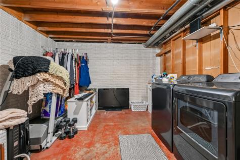 3102 Bayberry Drive SW Cedar Rapids IA 52404