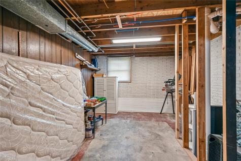 3102 Bayberry Drive SW Cedar Rapids IA 52404