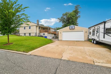 3102 Bayberry Drive SW Cedar Rapids IA 52404