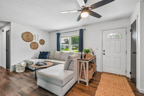 3102 Bayberry Drive SW Cedar Rapids IA 52404