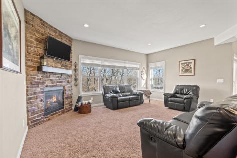 1905 Rogers Creek Road Ely IA 52227