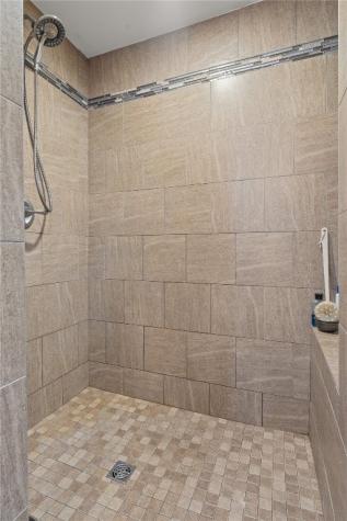 1905 Rogers Creek Road Ely IA 52227