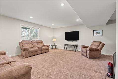 1905 Rogers Creek Road Ely IA 52227