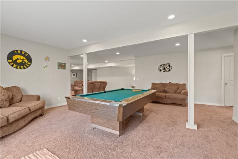 1905 Rogers Creek Road Ely IA 52227