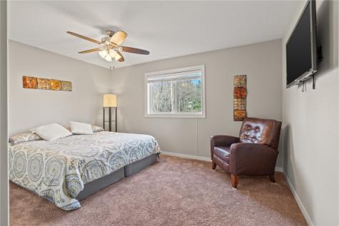 1905 Rogers Creek Road Ely IA 52227