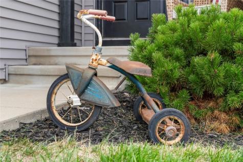 1905 Rogers Creek Road Ely IA 52227