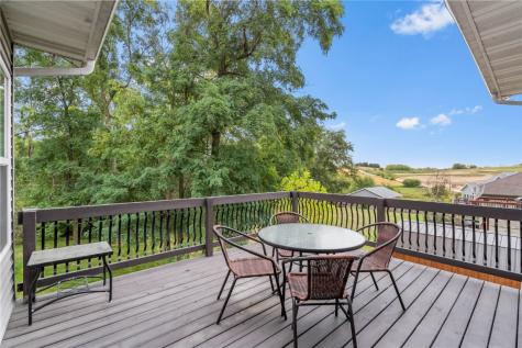 1905 Rogers Creek Road Ely IA 52227