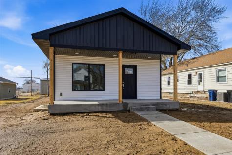 105 Mulberry Tipton IA 52772