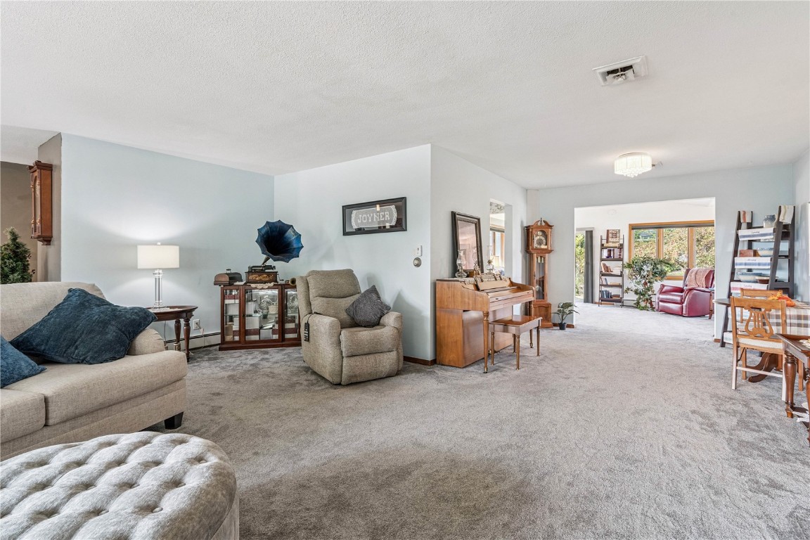3016 Ridgemore Drive SE Cedar Rapids IA 52403
