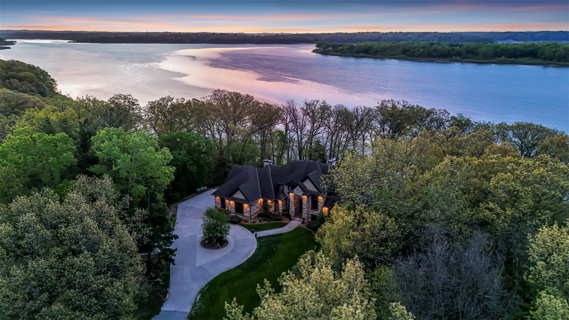 3220 Ever Tree Lane NE Solon IA 52333