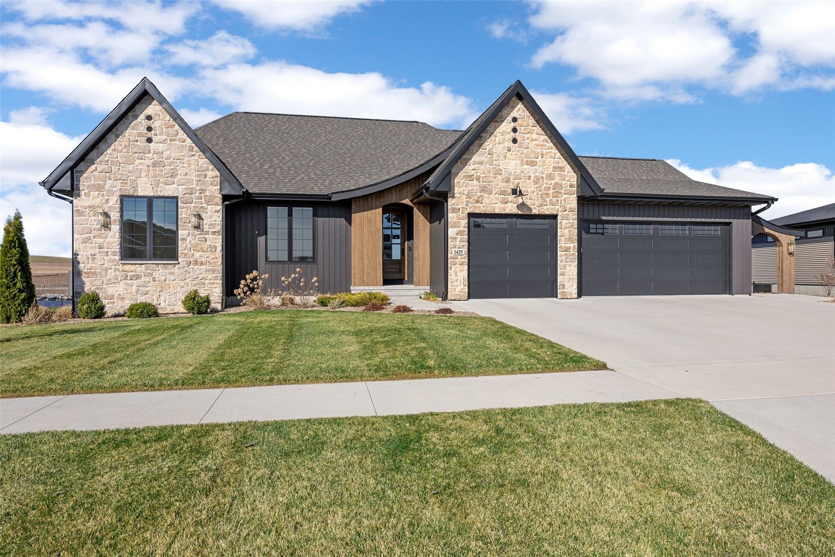 1425 Heartland Street Fairfax IA 52228