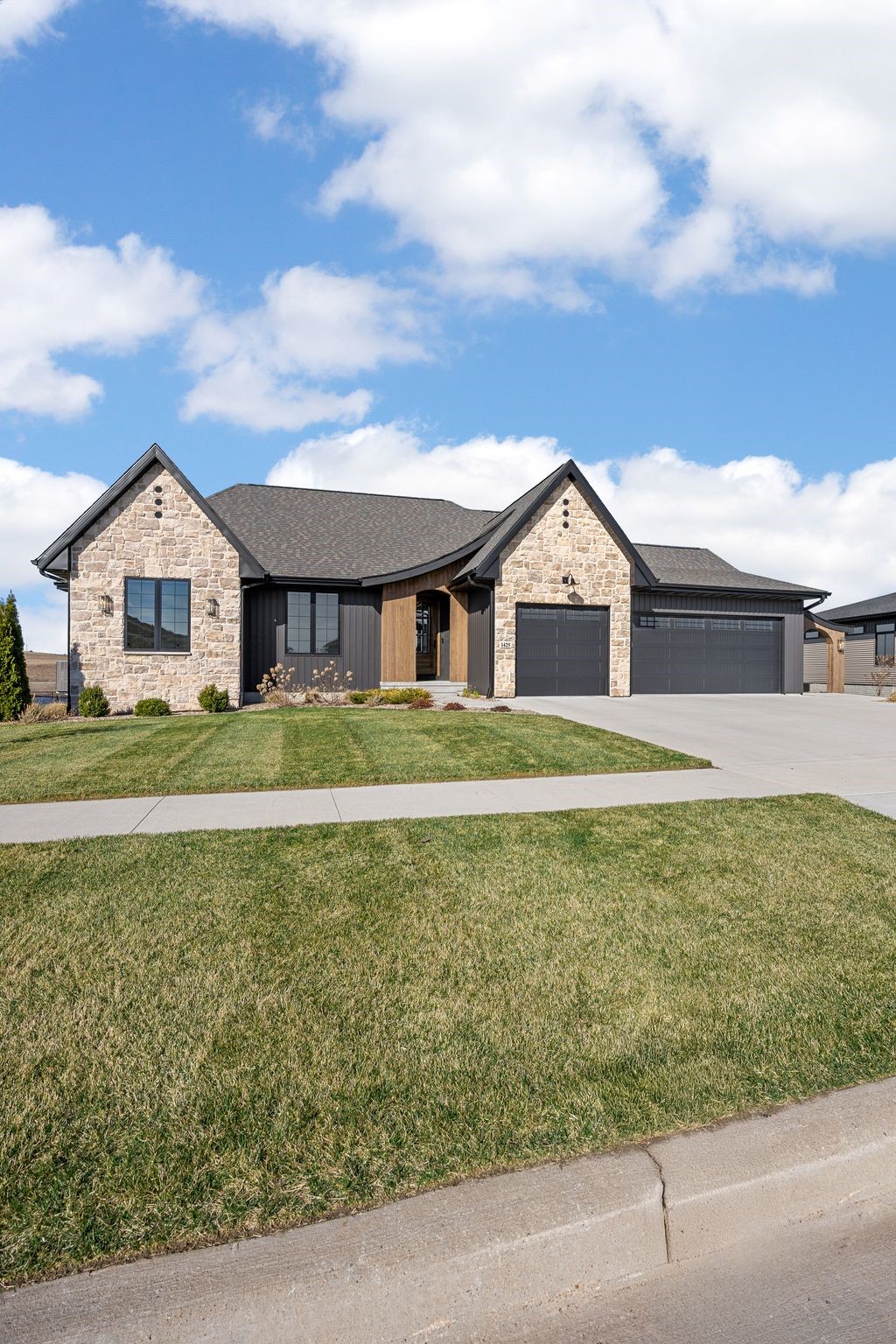 1425 Heartland Street Fairfax IA 52228