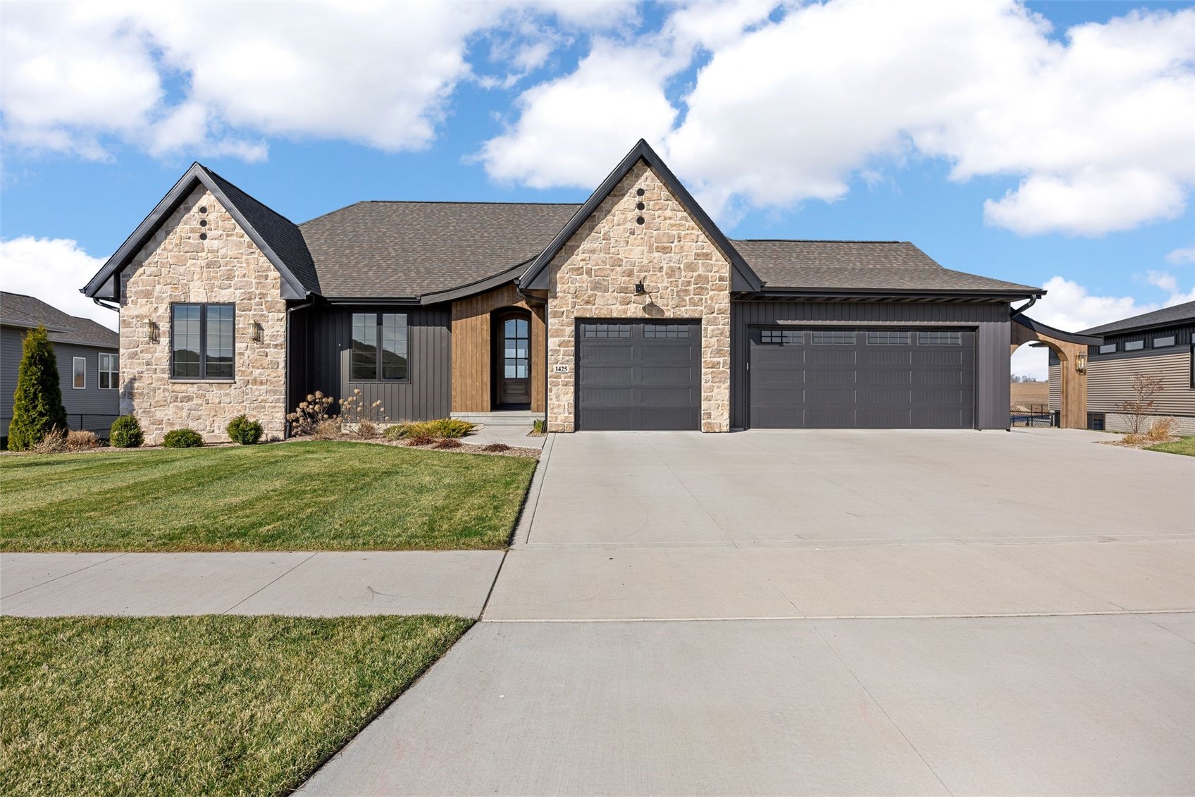 1425 Heartland Street Fairfax IA 52228