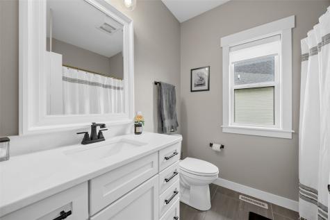 1601 Heartland Street Fairfax IA 52228