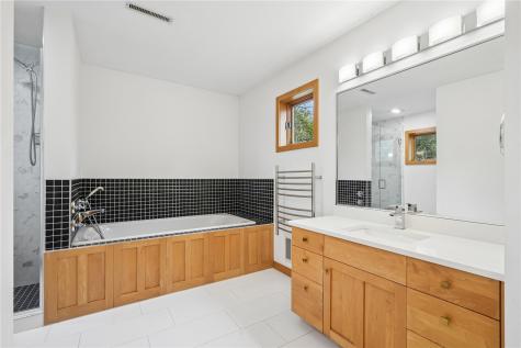 17 Briar Ridge Drive NE Iowa City IA 52240