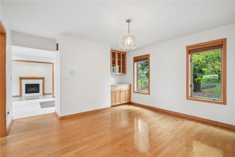 17 Briar Ridge Drive NE Iowa City IA 52240