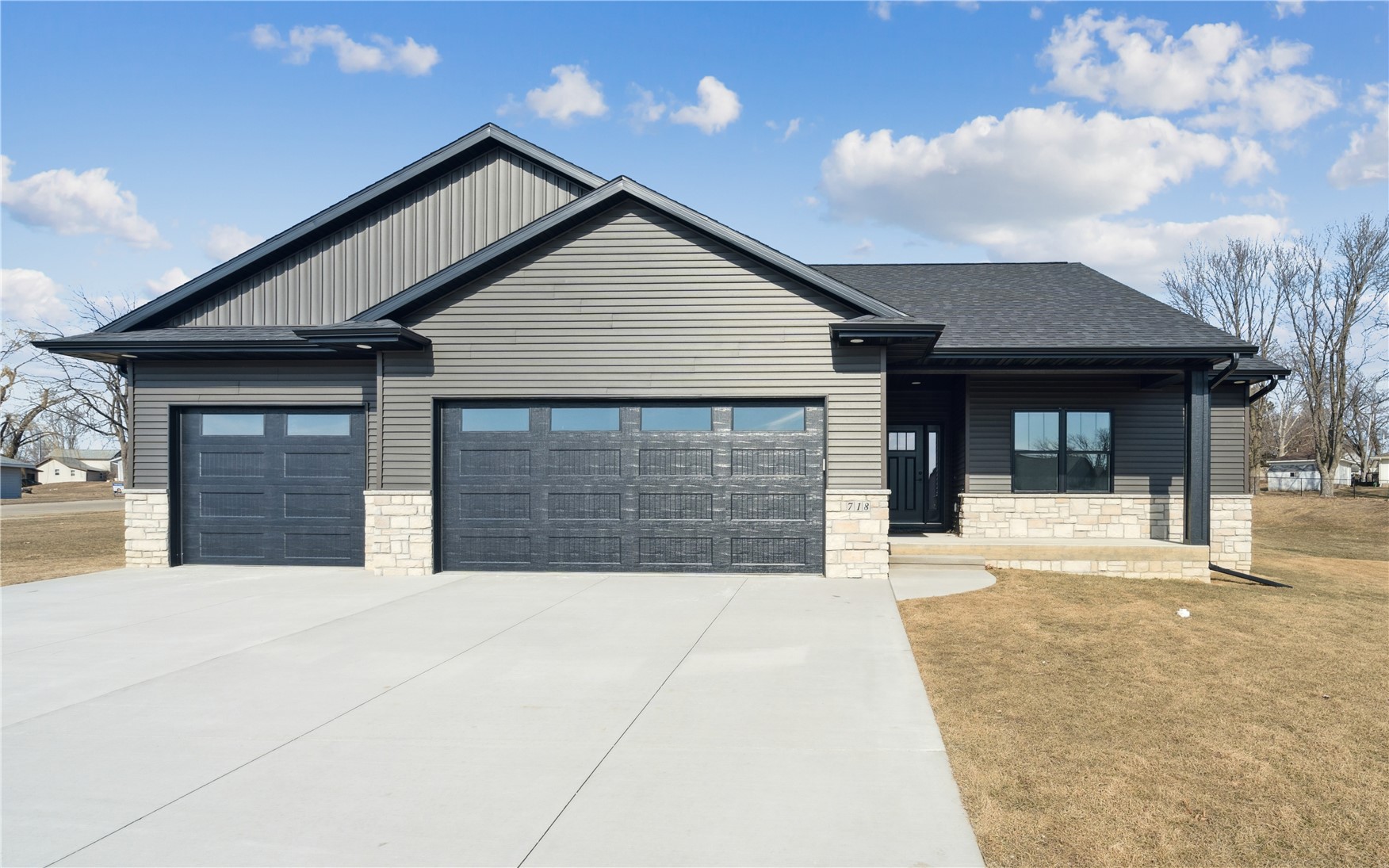 Center Point IA, 718 Pointer Circle