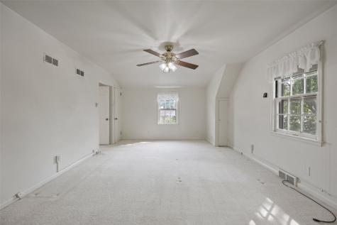 2061 Forest Drive SE Cedar Rapids IA 52403