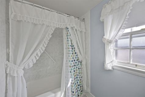 2061 Forest Drive SE Cedar Rapids IA 52403