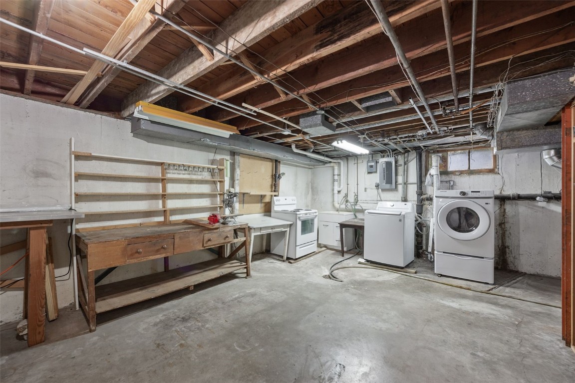 2061 Forest Drive SE Cedar Rapids IA 52403