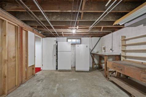 2061 Forest Drive SE Cedar Rapids IA 52403