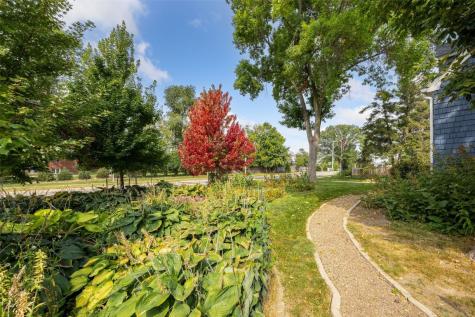 2061 Forest Drive SE Cedar Rapids IA 52403