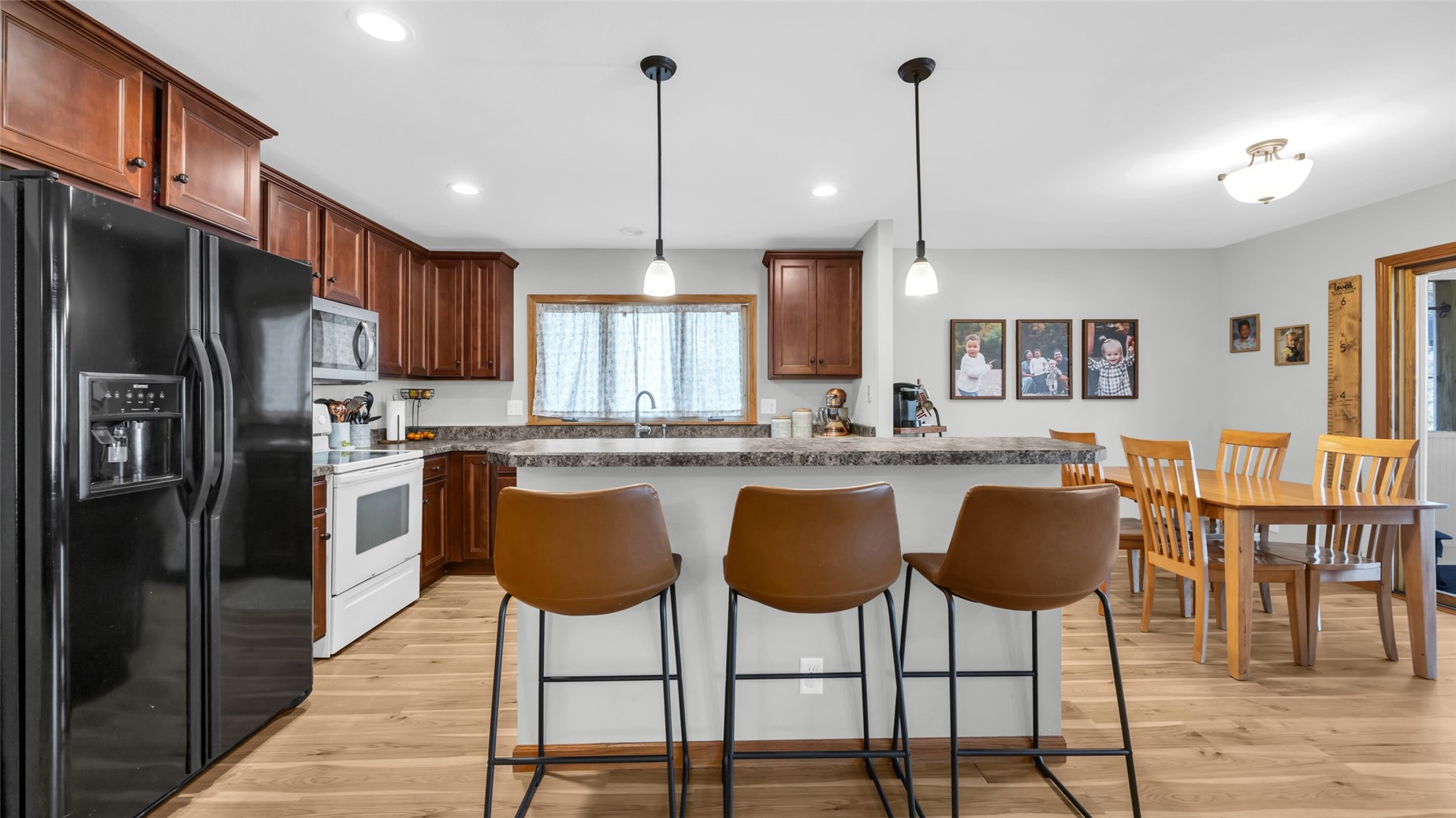 6711 Brentwood Drive NE Cedar Rapids IA 52402