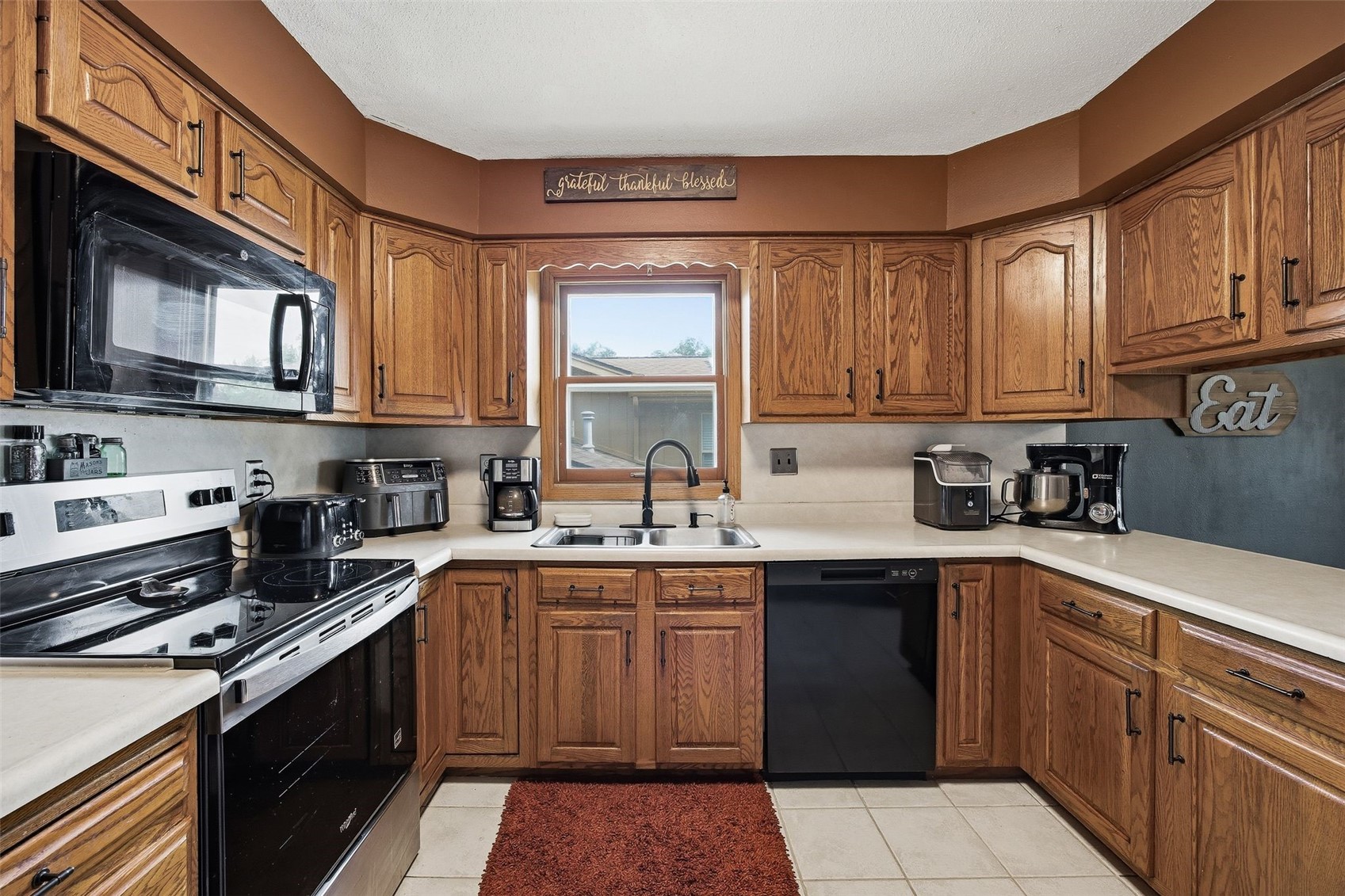 4610 Pineview Drive NE Cedar Rapids IA 52402