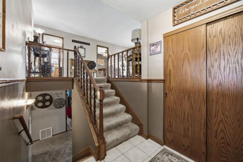 4610 Pineview Drive NE Cedar Rapids IA 52402