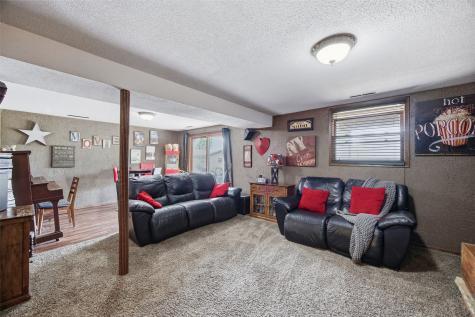 4610 Pineview Drive NE Cedar Rapids IA 52402