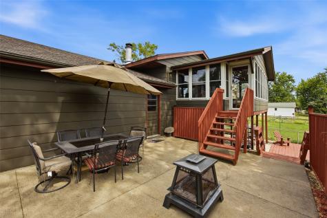 4610 Pineview Drive NE Cedar Rapids IA 52402