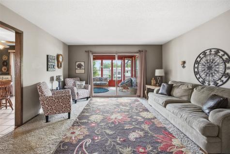 4610 Pineview Drive NE Cedar Rapids IA 52402