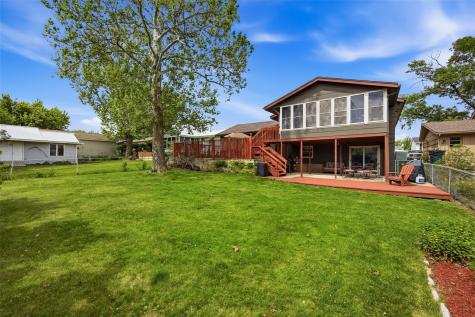 4610 Pineview Drive NE Cedar Rapids IA 52402