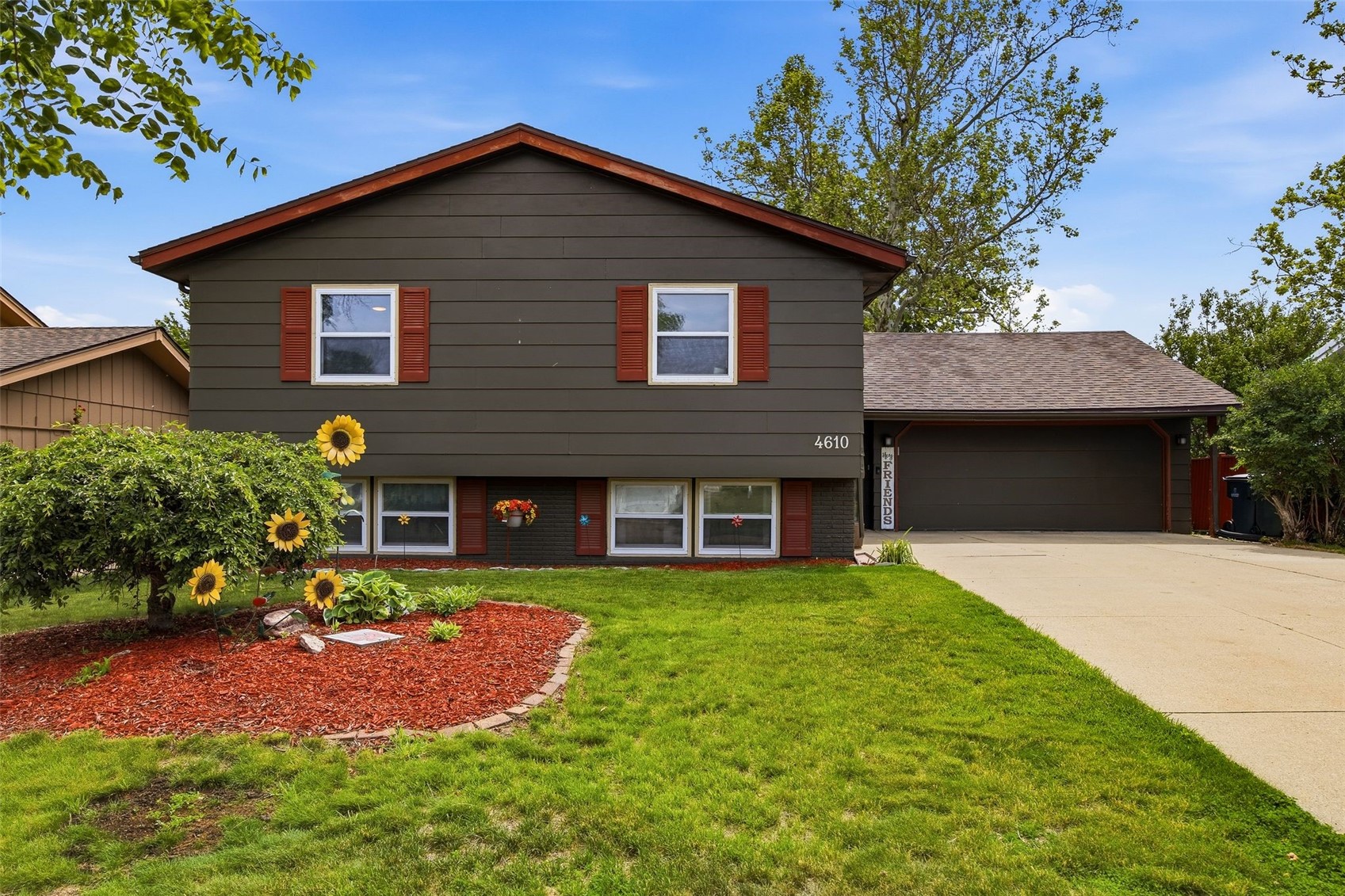4610 Pineview Drive NE Cedar Rapids IA 52402