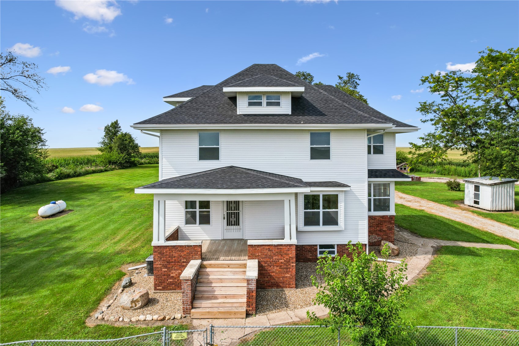2253 73rd Street Van Horne IA 52346