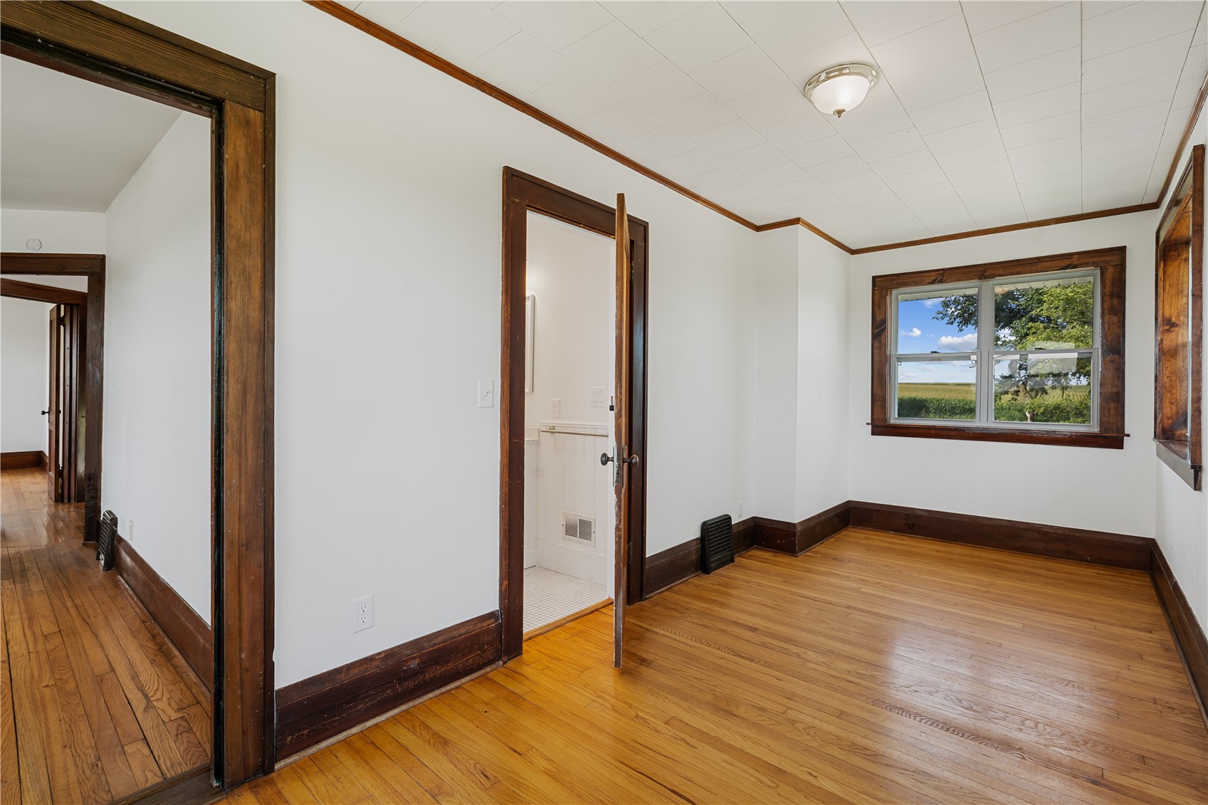 2253 73rd Street Van Horne IA 52346
